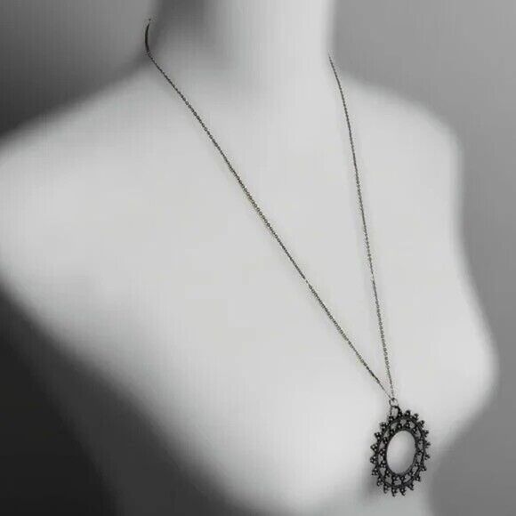 Sun Medallion Pendant Necklace 28in Silver Tone Cable Chain Spring Clasp - Picture 9 of 9